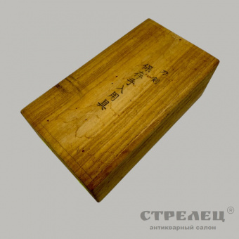 фото — традиционный японский набор для ухода за мечами. япония